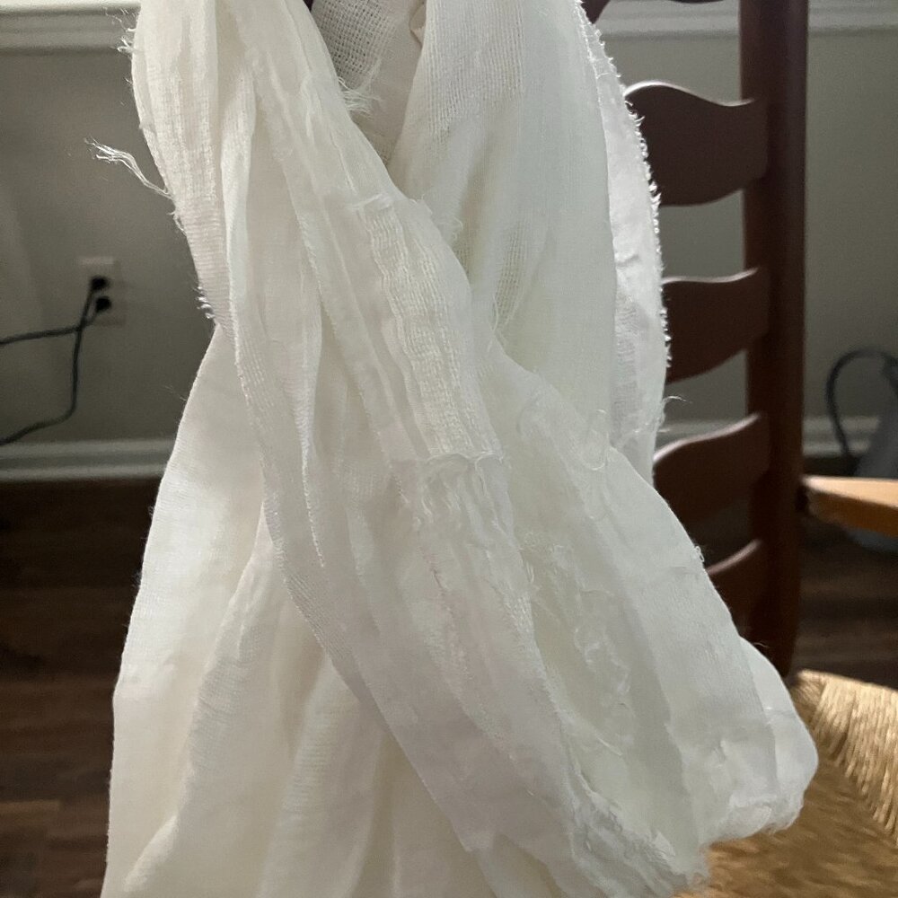 White Textured Scarf – Lightweight & Soft